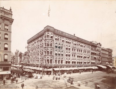 Lit Brothers, Market Street an der 8th, Nordostecke, 1898 von American Photographer